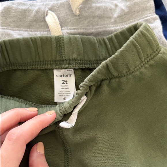 2T pants bundle - Picture 2 of 5